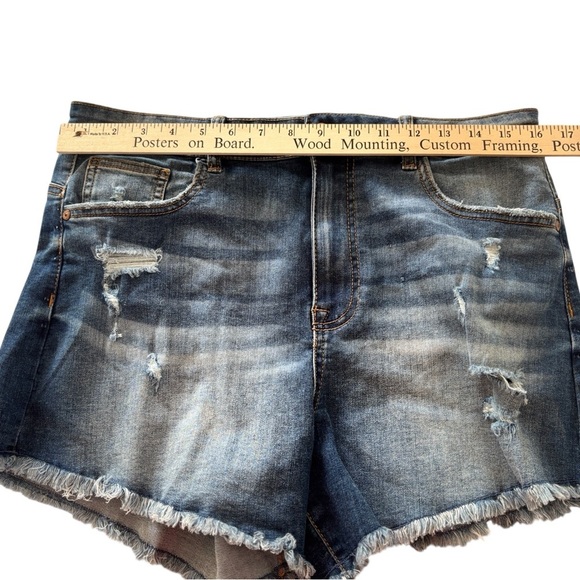 Ariya Jeans Shorts Distressed Raw Frayed Hem Womens Size 13 / 31 Stretch Denim - Picture 4 of 15